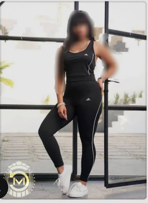 نیم تنه و لک ورزشی