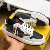 کفش نایک تراویس مردانه سفید مشکی چرم صنعتی دور دوخت